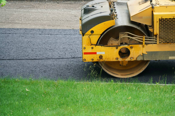 Best Driveway Paving Contractor  in Meiners Oaks, CA